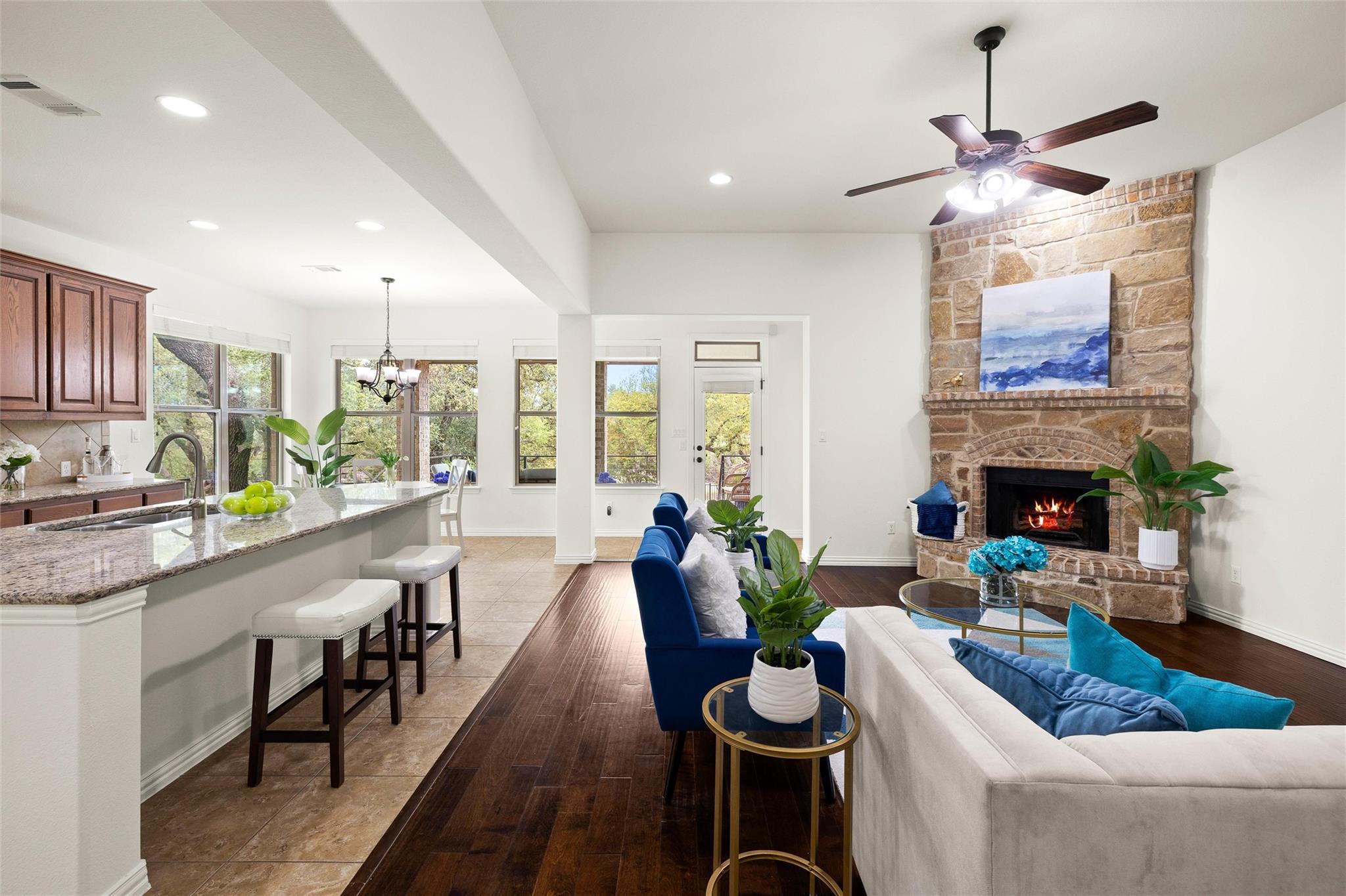 425 Catalina Ln, Austin, TX 78737