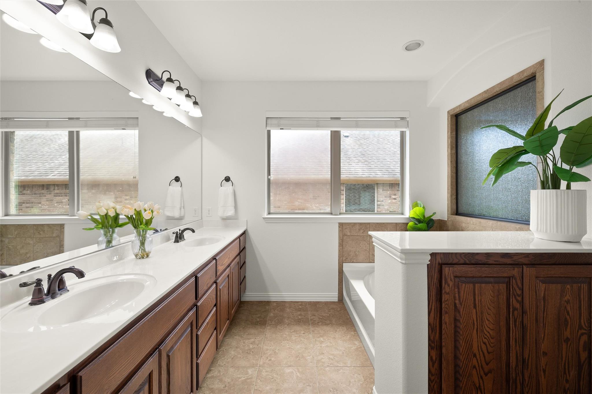 425 Catalina Ln, Austin, TX 78737