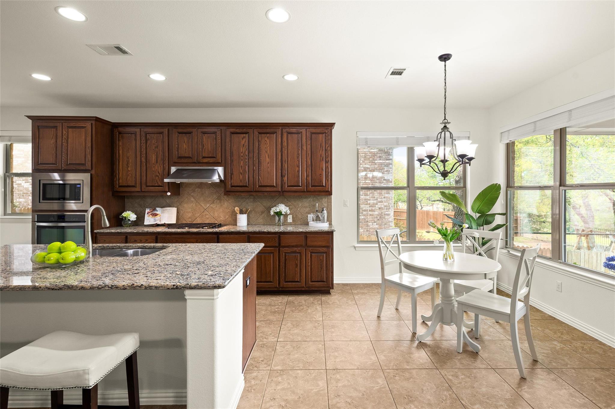 425 Catalina Ln, Austin, TX 78737