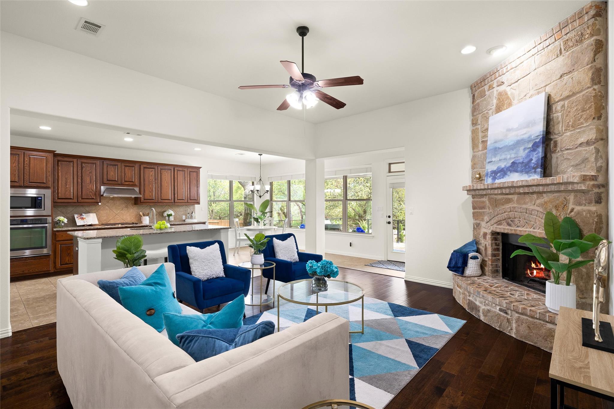 425 Catalina Ln, Austin, TX 78737