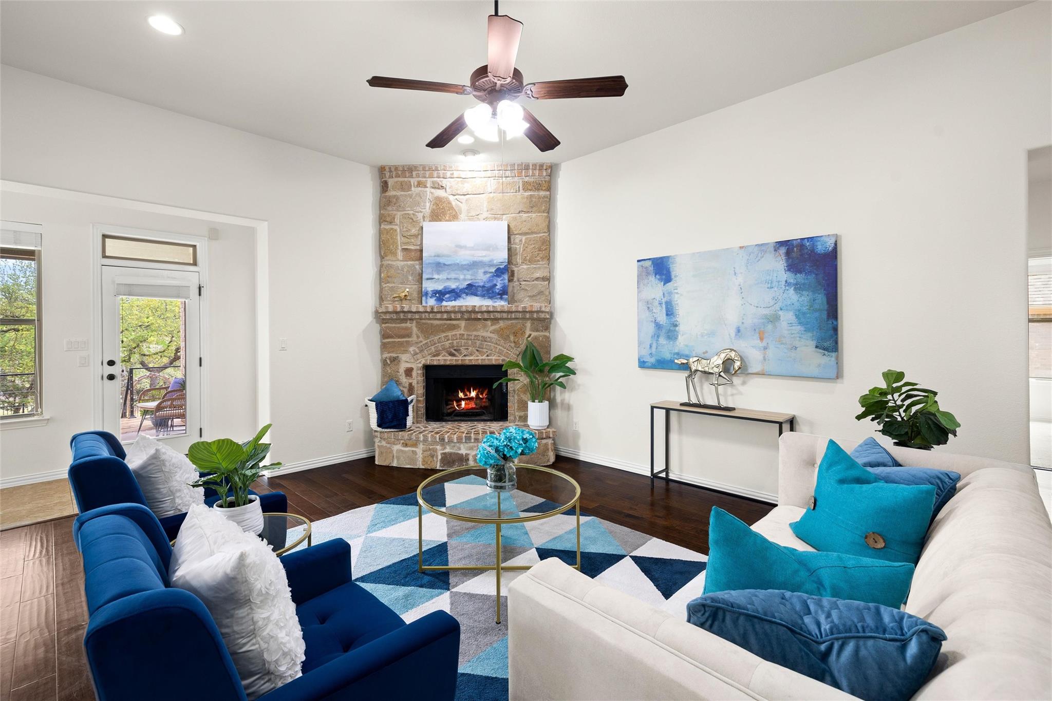 425 Catalina Ln, Austin, TX 78737