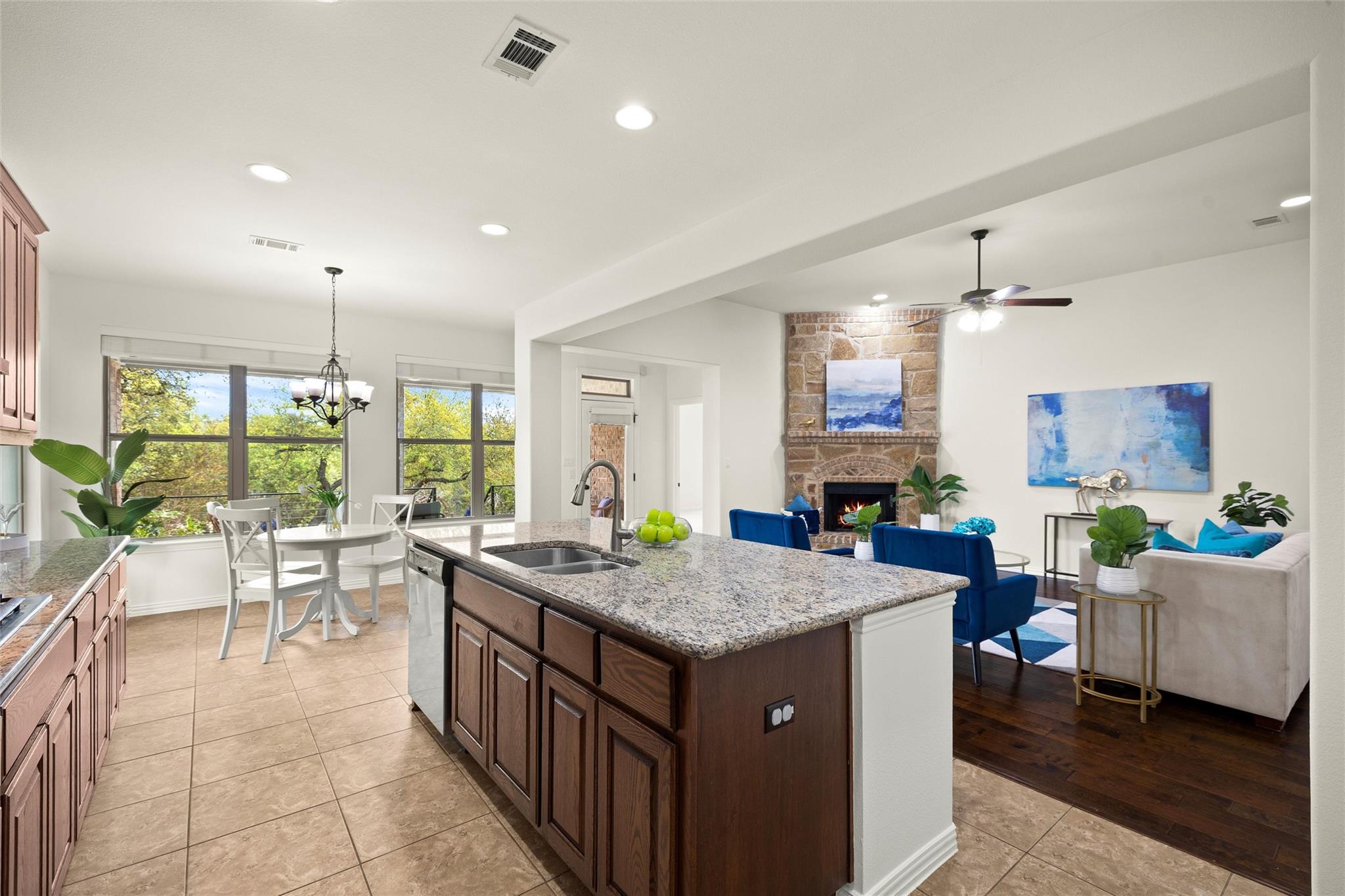 425 Catalina Ln, Austin, TX 78737