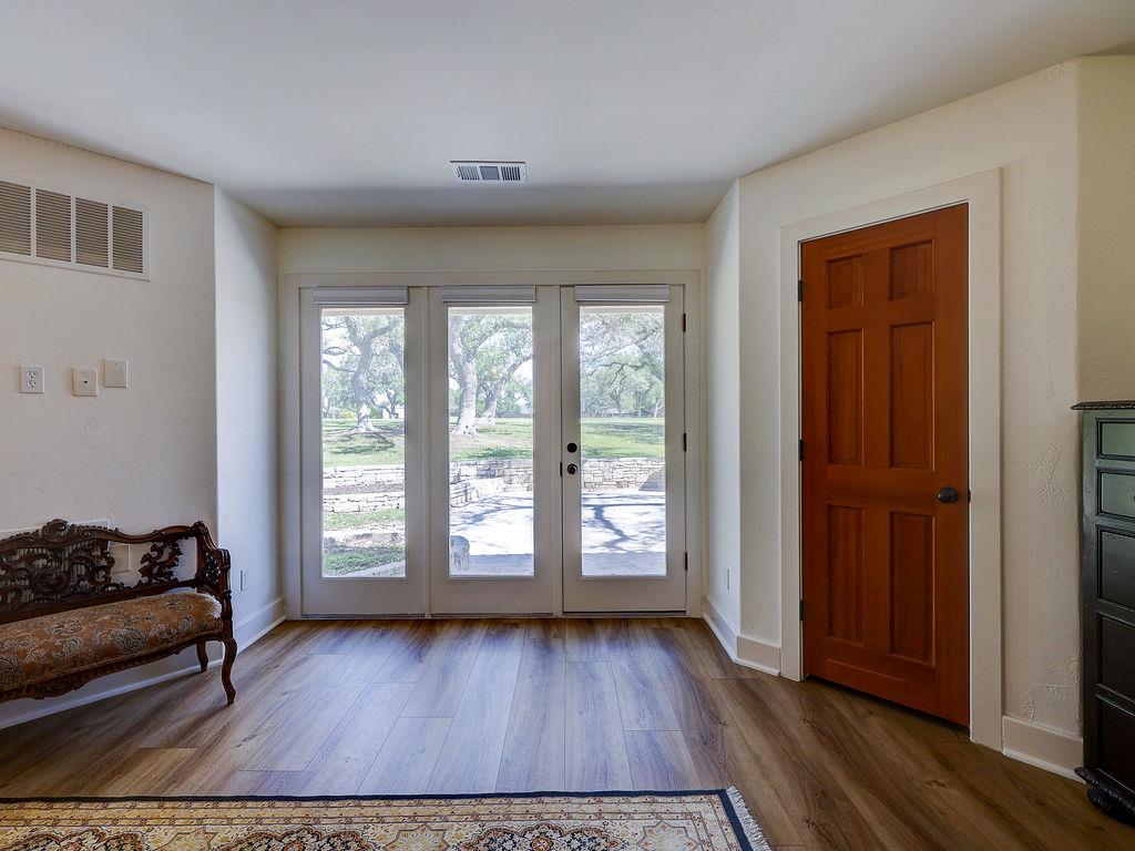 903 Vanguard St, Lakeway, TX 78734