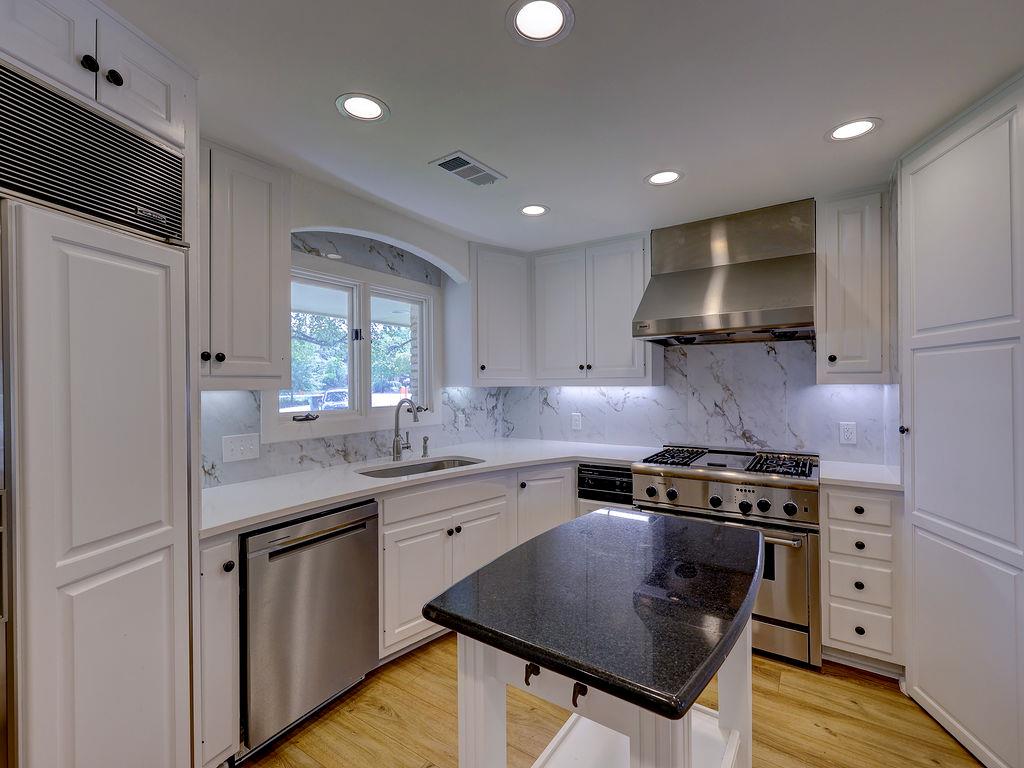 903 Vanguard St, Lakeway, TX 78734