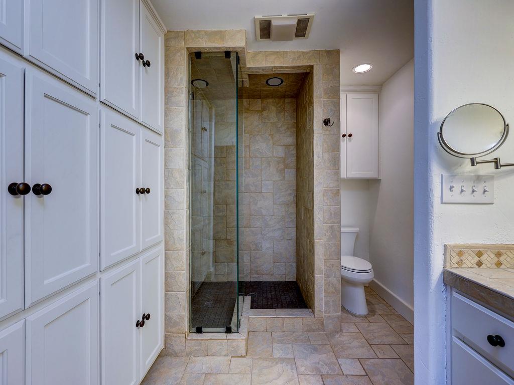 903 Vanguard St, Lakeway, TX 78734