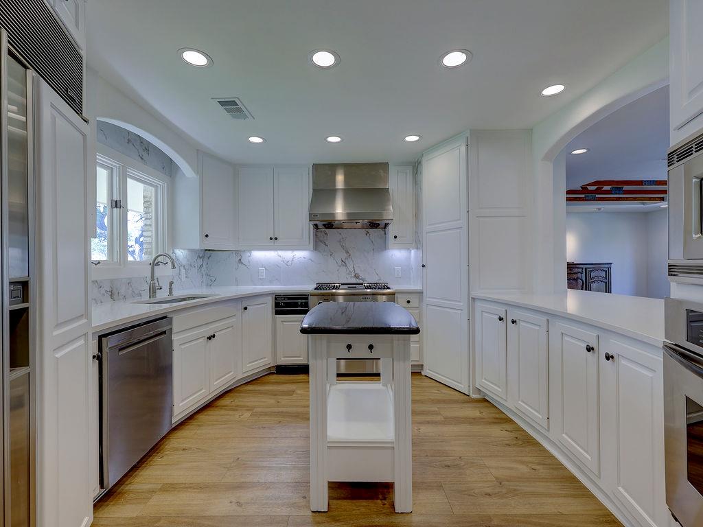 903 Vanguard St, Lakeway, TX 78734