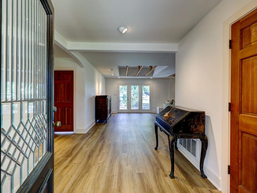 903 Vanguard St, Lakeway, TX 78734