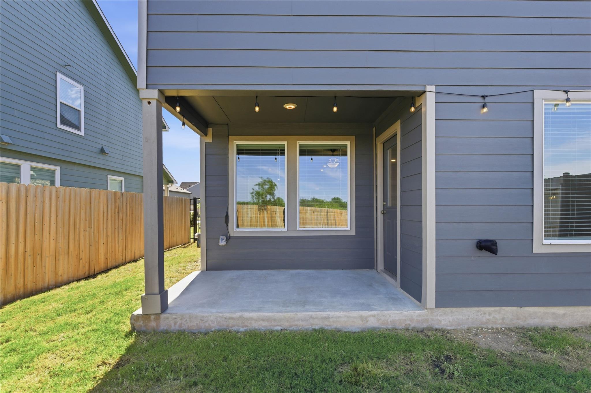 7208 Sparkling Light Dr # B, Del Valle, TX 78617