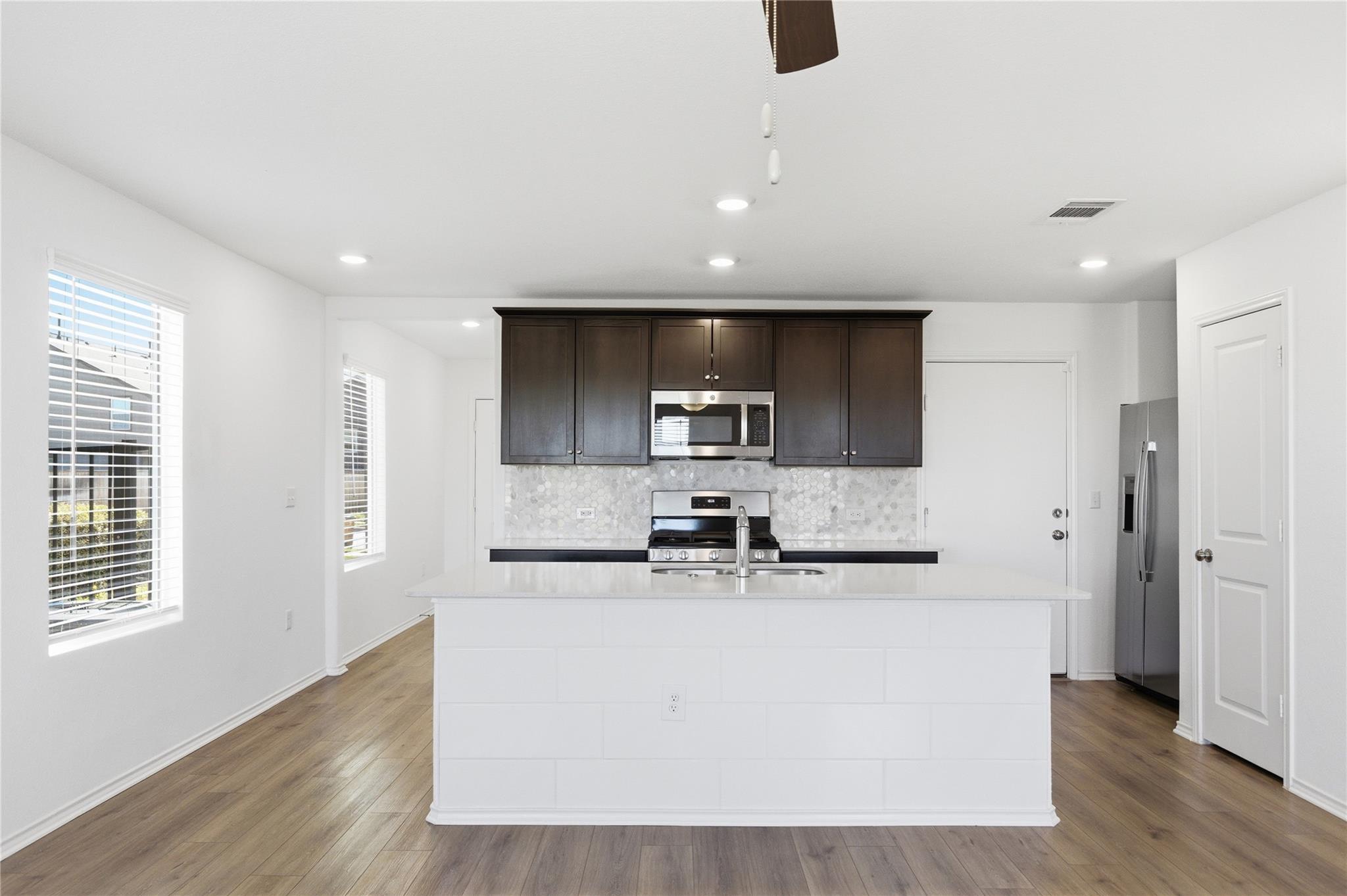 7208 Sparkling Light Dr # B, Del Valle, TX 78617