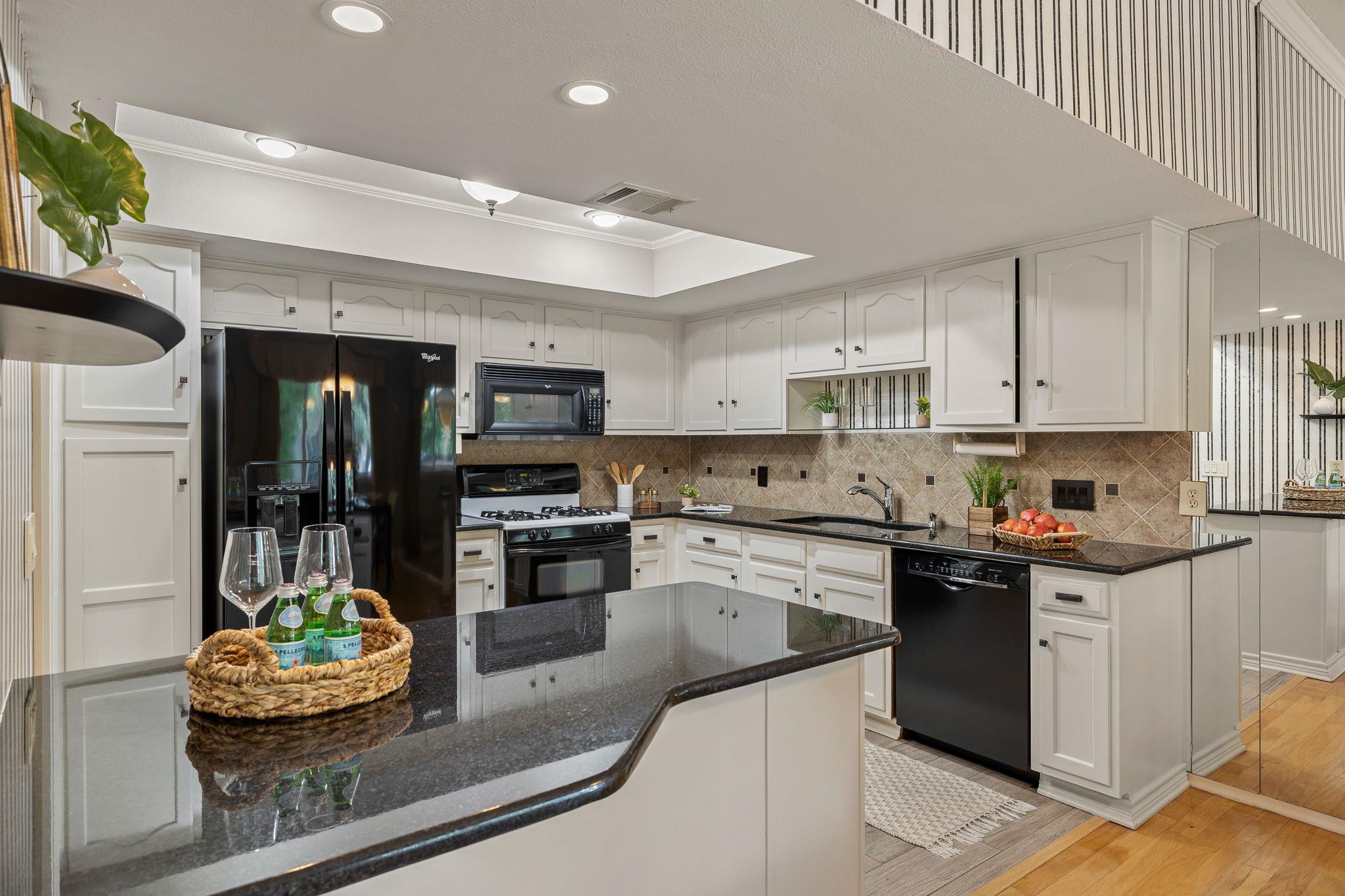 2015 Verbena Dr # 1336AR, Austin, TX 78750