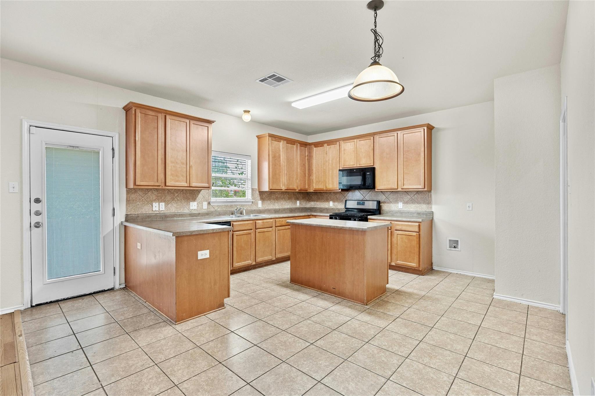 2101 Rachel Ln, Round Rock, TX 78664