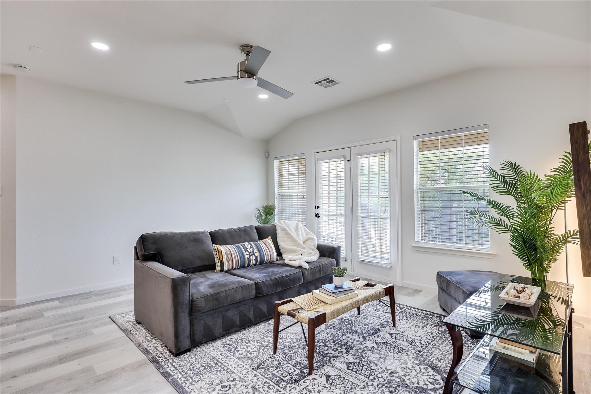 1900 Scofield Ridge Pkwy # 501, Austin, TX 78727