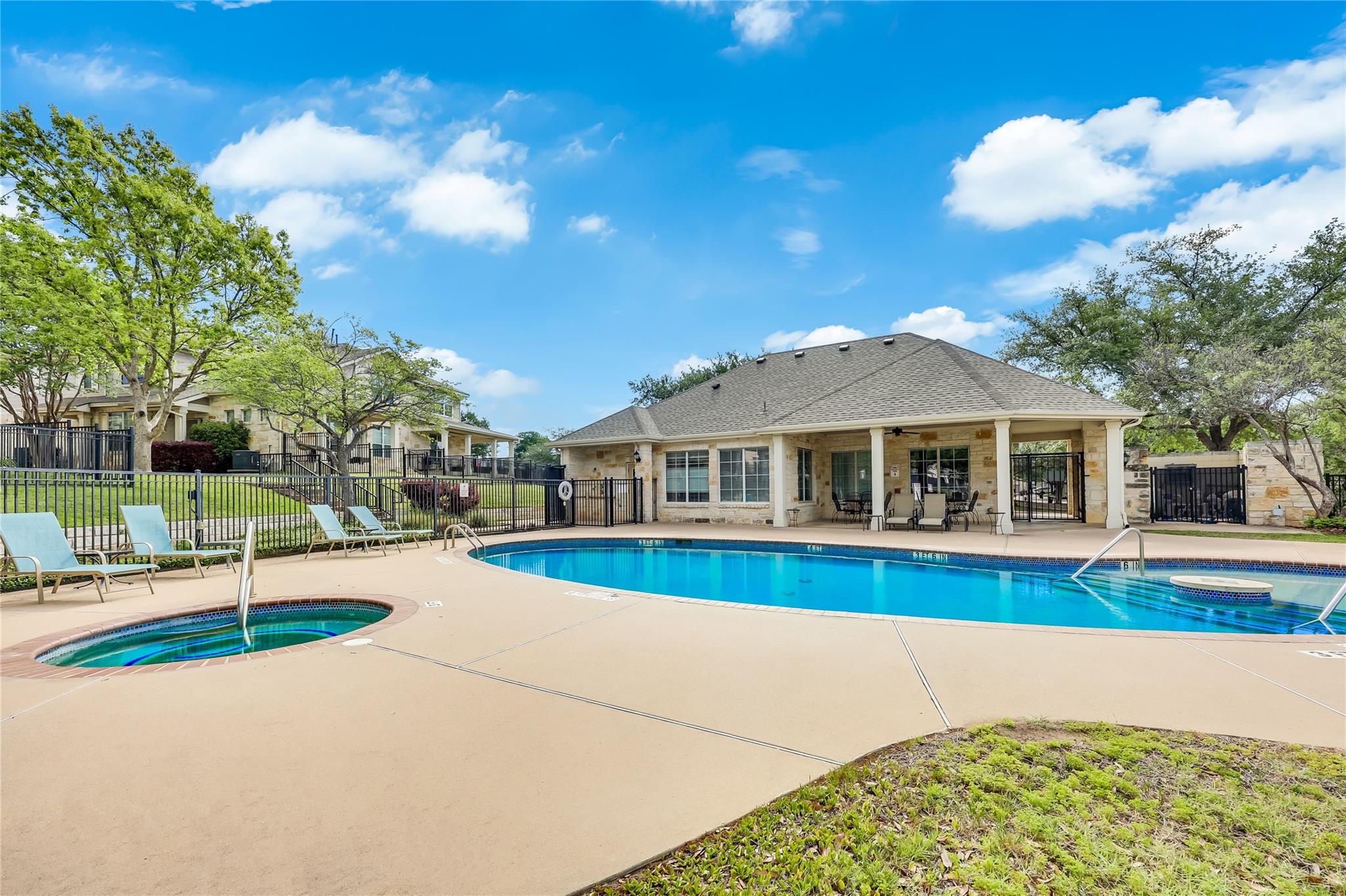 1900 Scofield Ridge Pkwy # 501, Austin, TX 78727