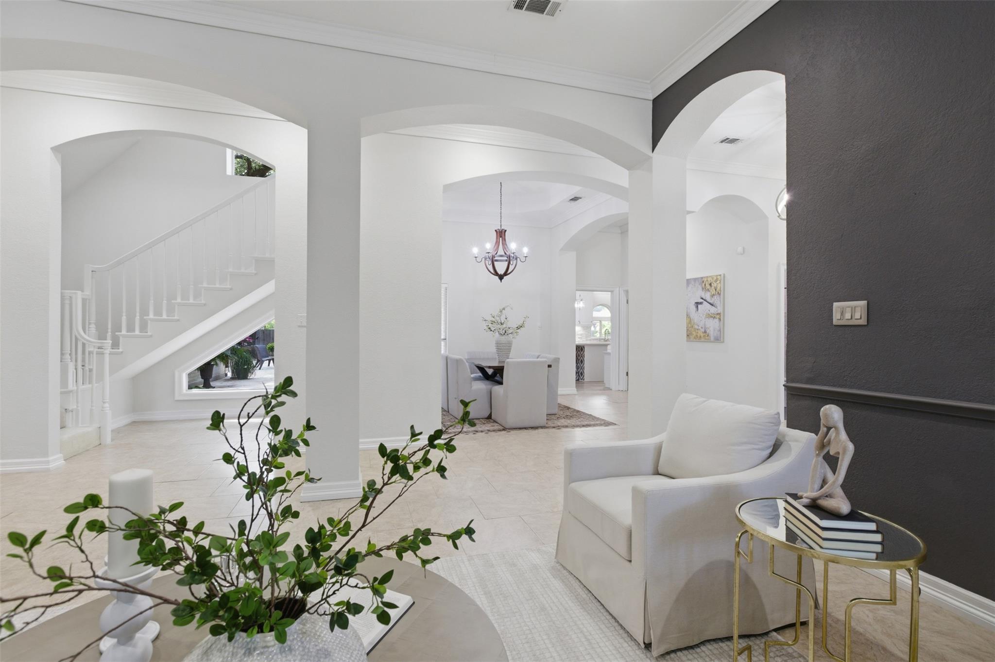 9 Hillway Dr, Round Rock, TX 78664