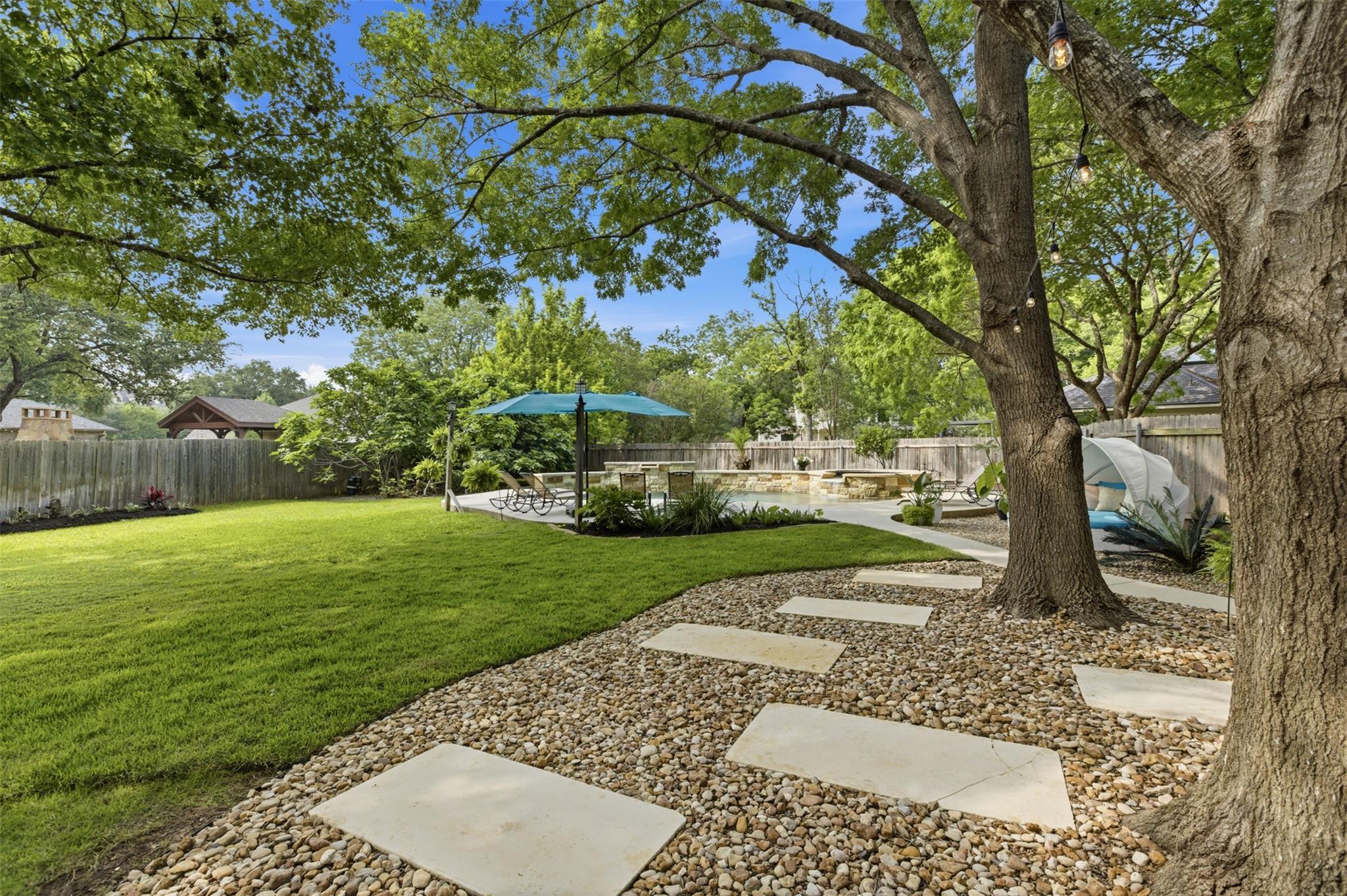 9 Hillway Dr, Round Rock, TX 78664