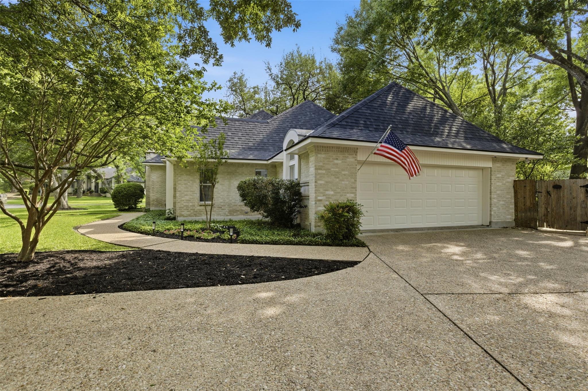 9 Hillway Dr, Round Rock, TX 78664