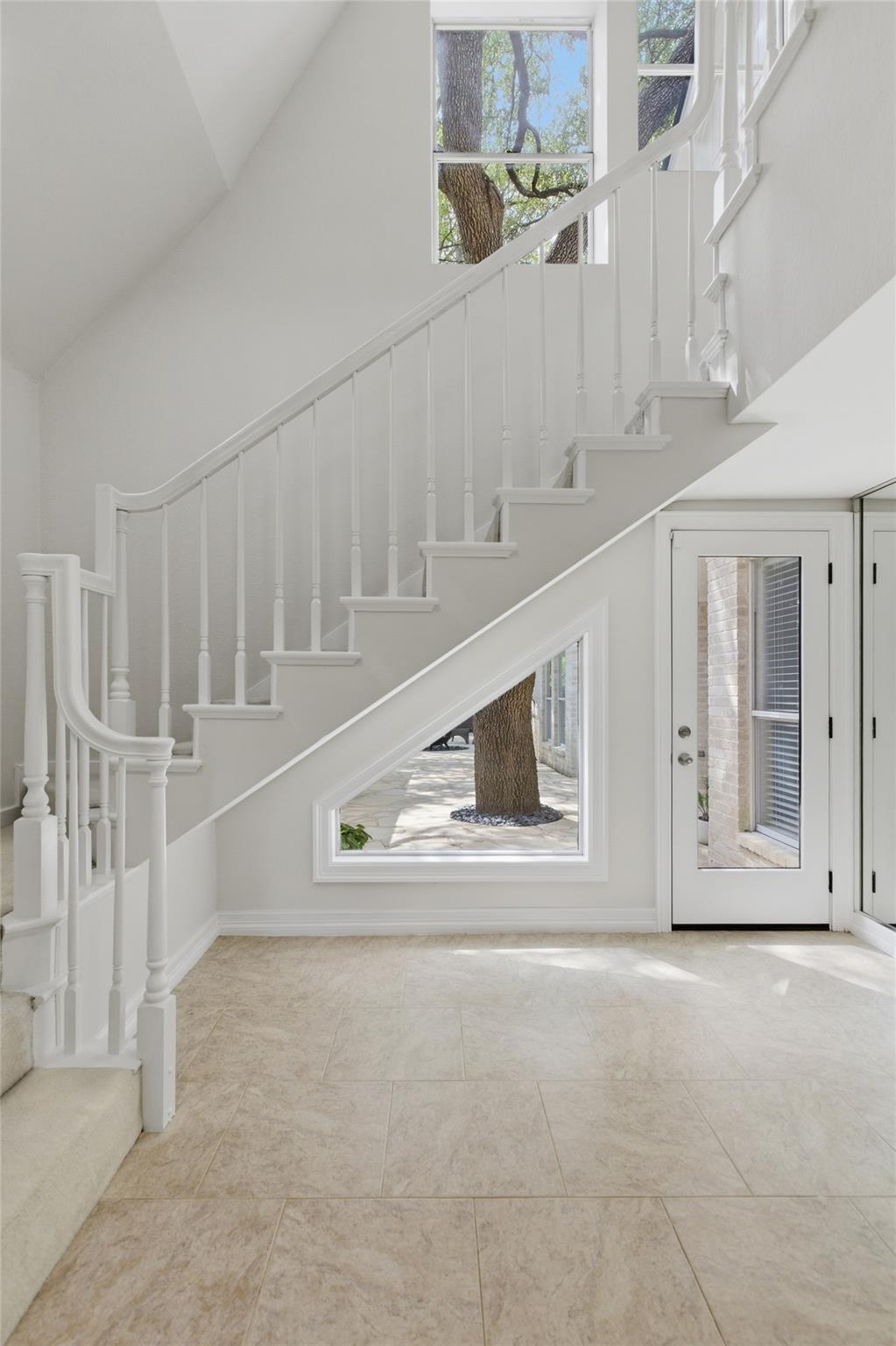 9 Hillway Dr, Round Rock, TX 78664