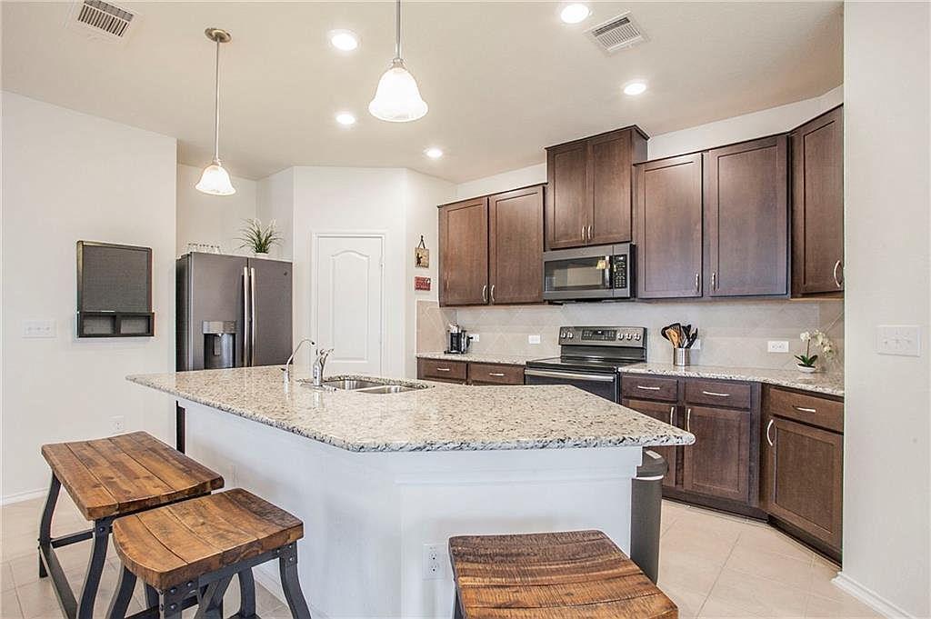 811 Sawbuck Dr, Pflugerville, TX 78660