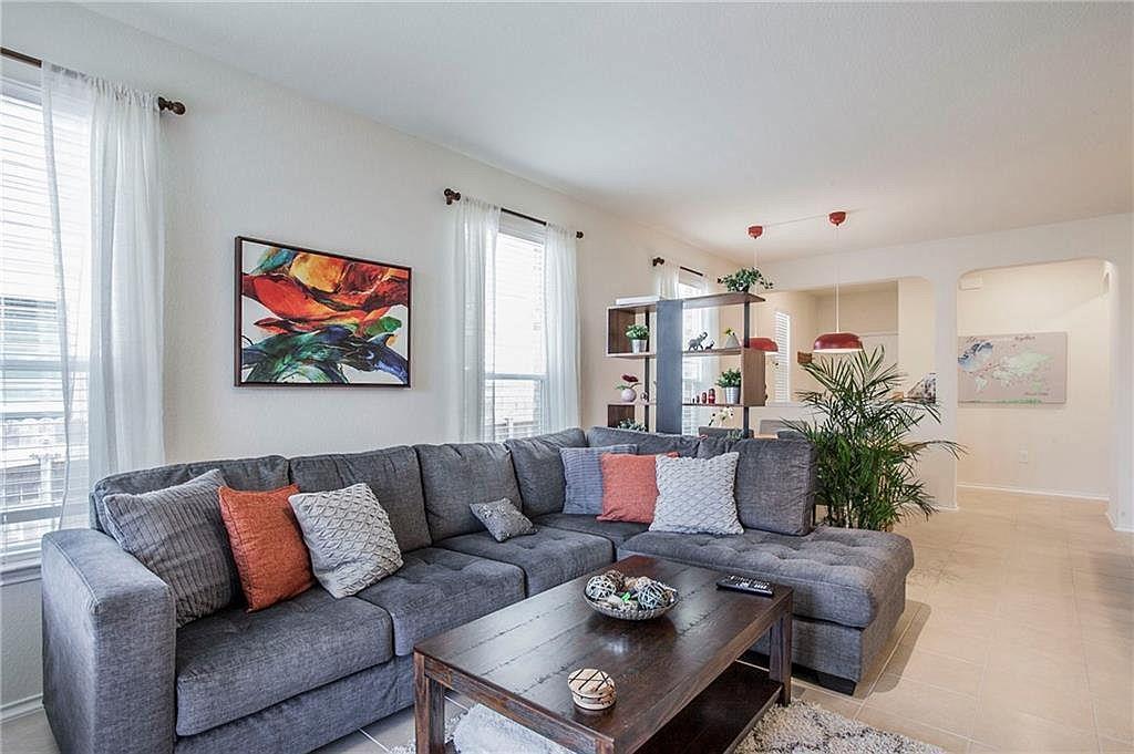 811 Sawbuck Dr, Pflugerville, TX 78660