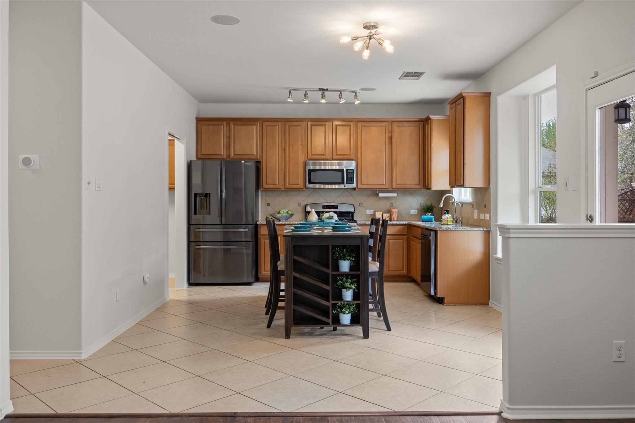 1072 Four Seasons Farm Dr, Kyle, TX 78640
