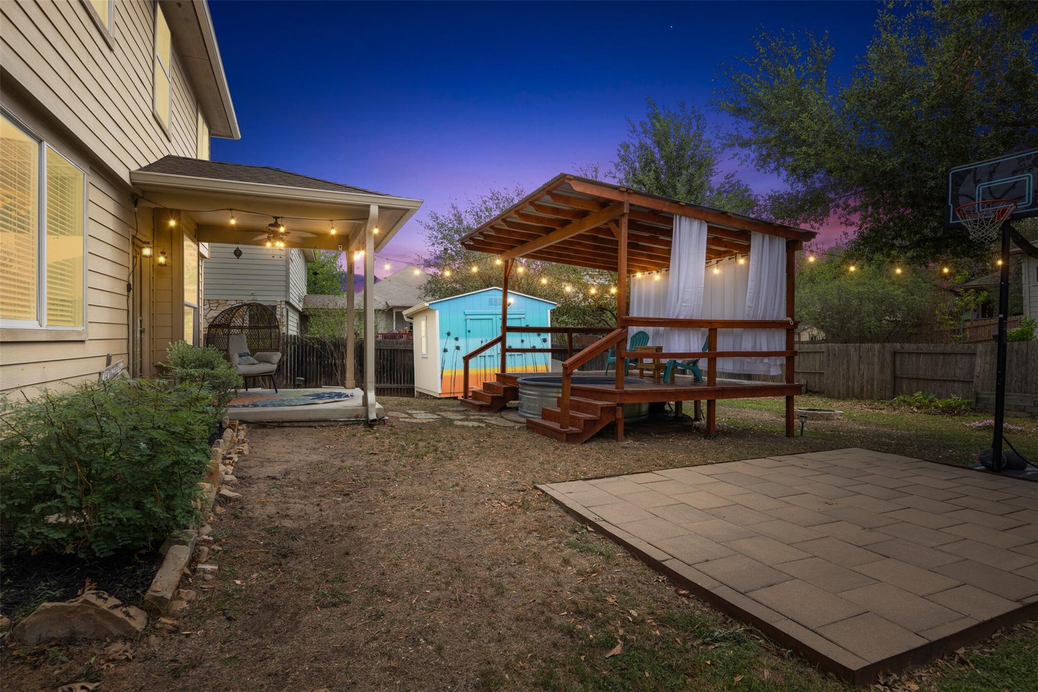 1072 Four Seasons Farm Dr, Kyle, TX 78640