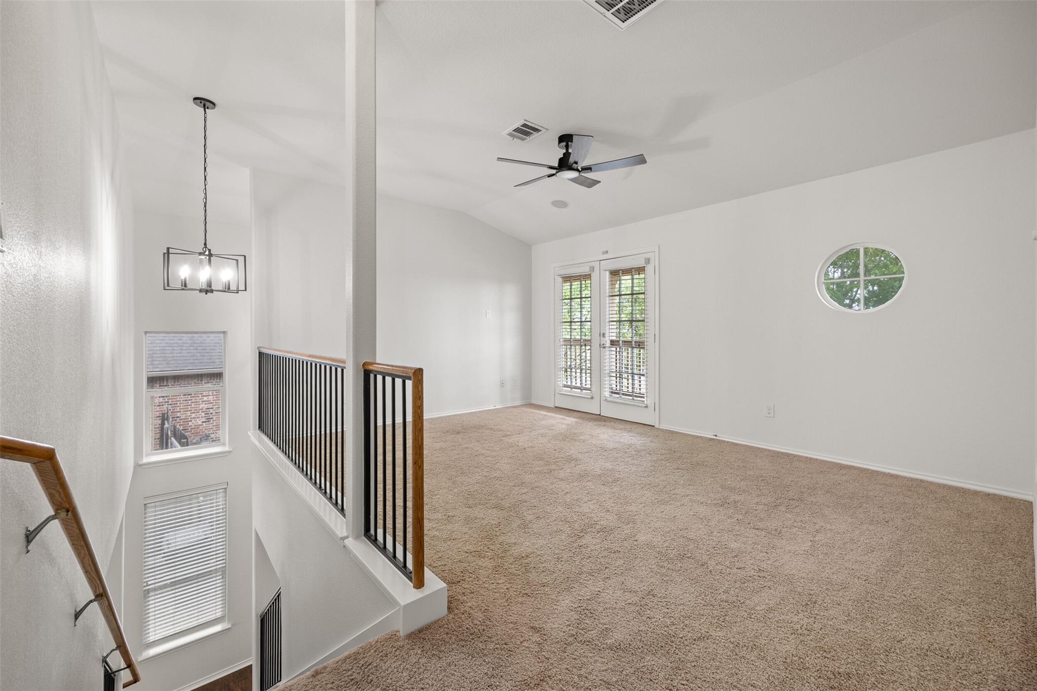 1072 Four Seasons Farm Dr, Kyle, TX 78640