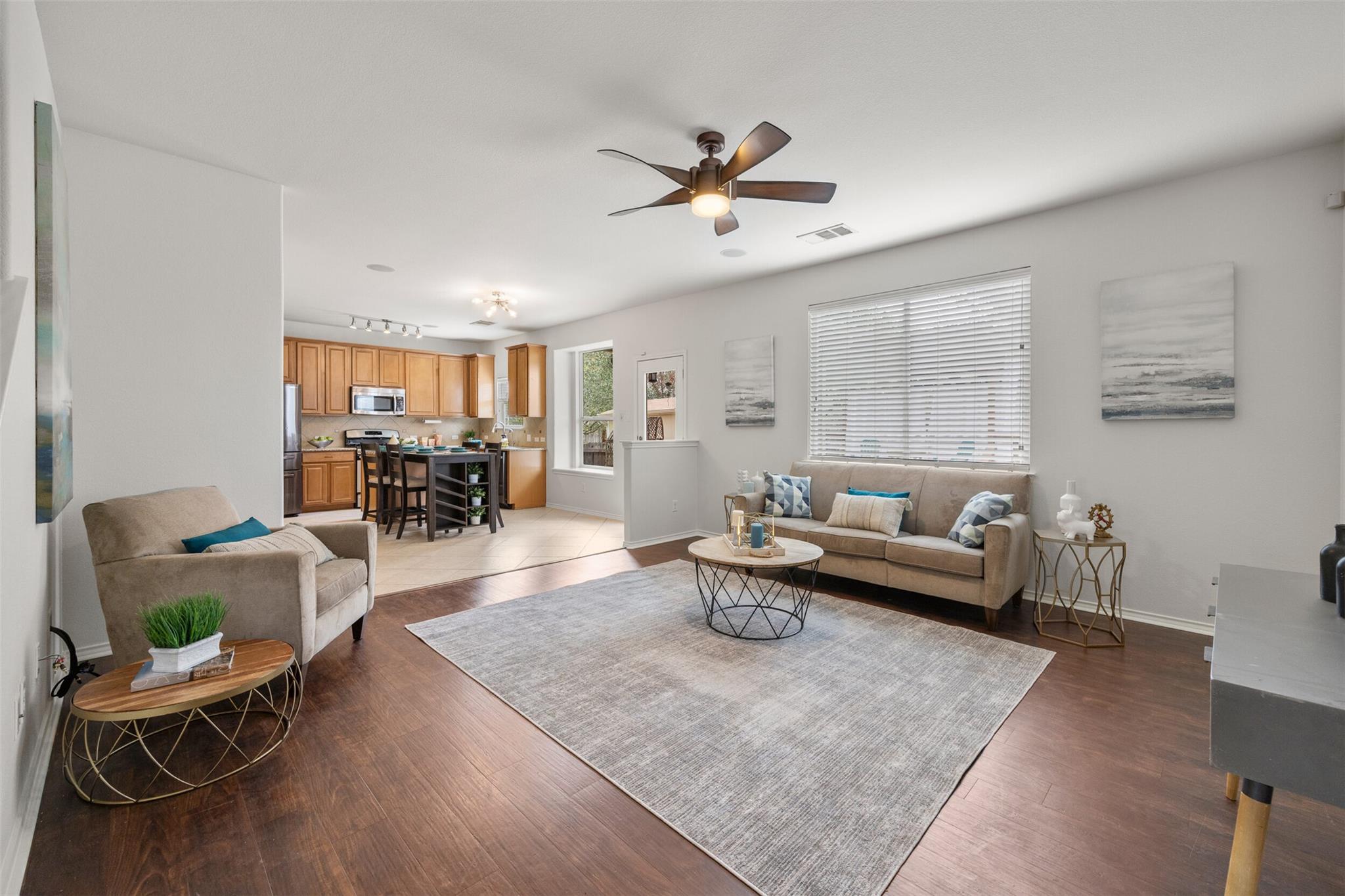 1072 Four Seasons Farm Dr, Kyle, TX 78640