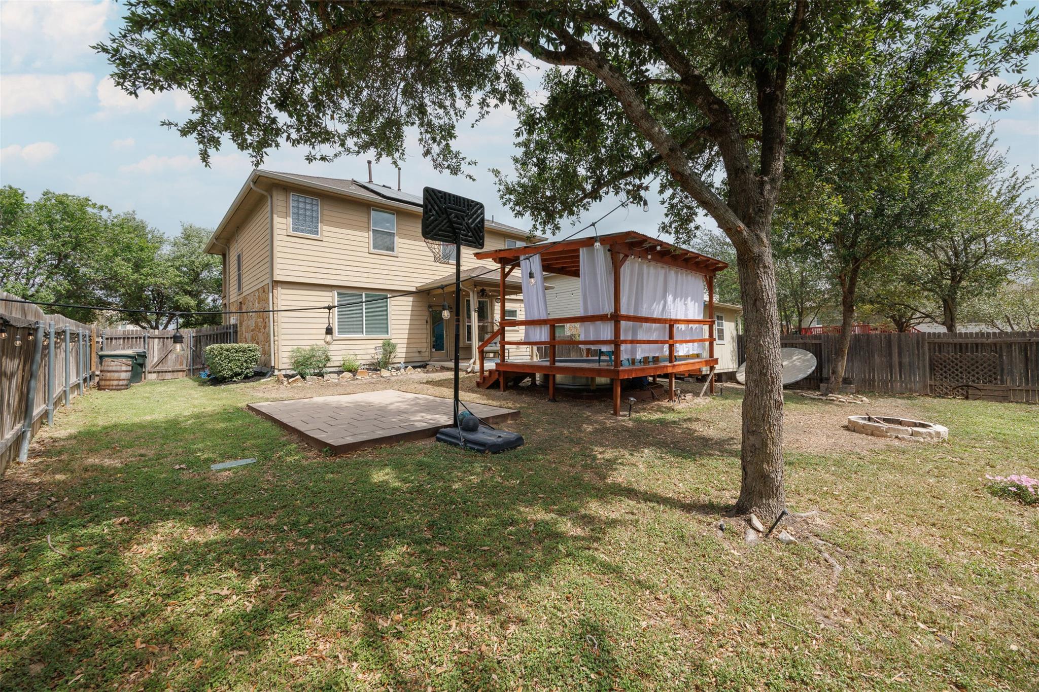 1072 Four Seasons Farm Dr, Kyle, TX 78640