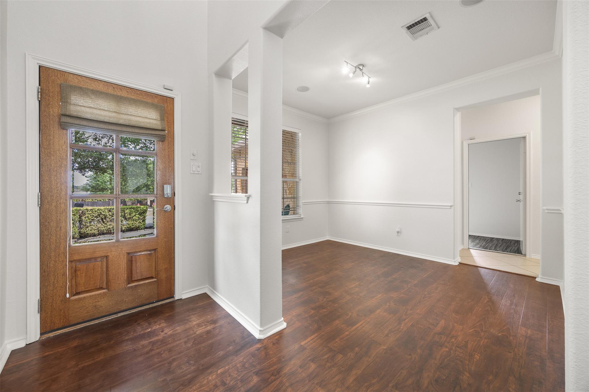 1072 Four Seasons Farm Dr, Kyle, TX 78640