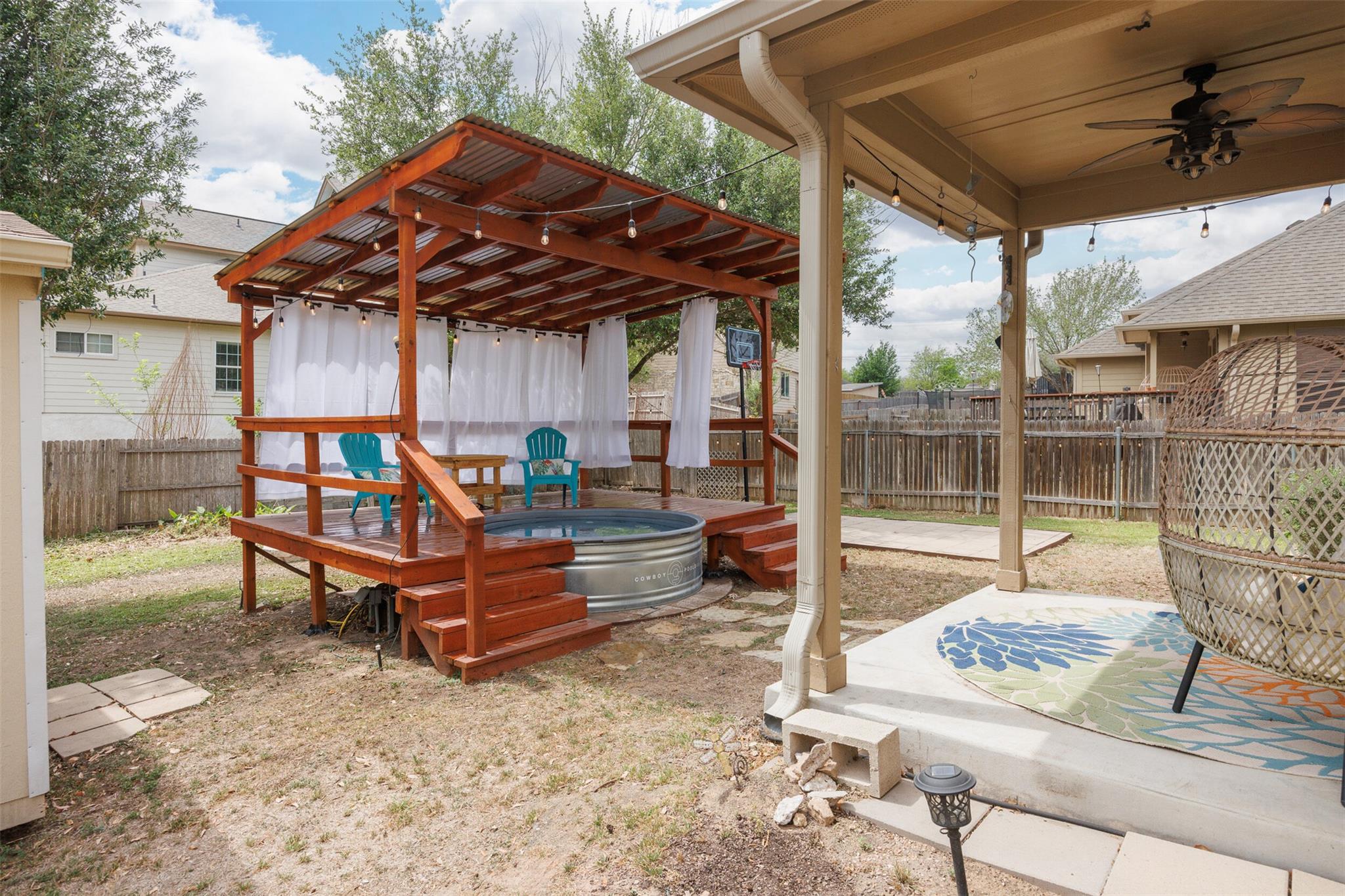 1072 Four Seasons Farm Dr, Kyle, TX 78640