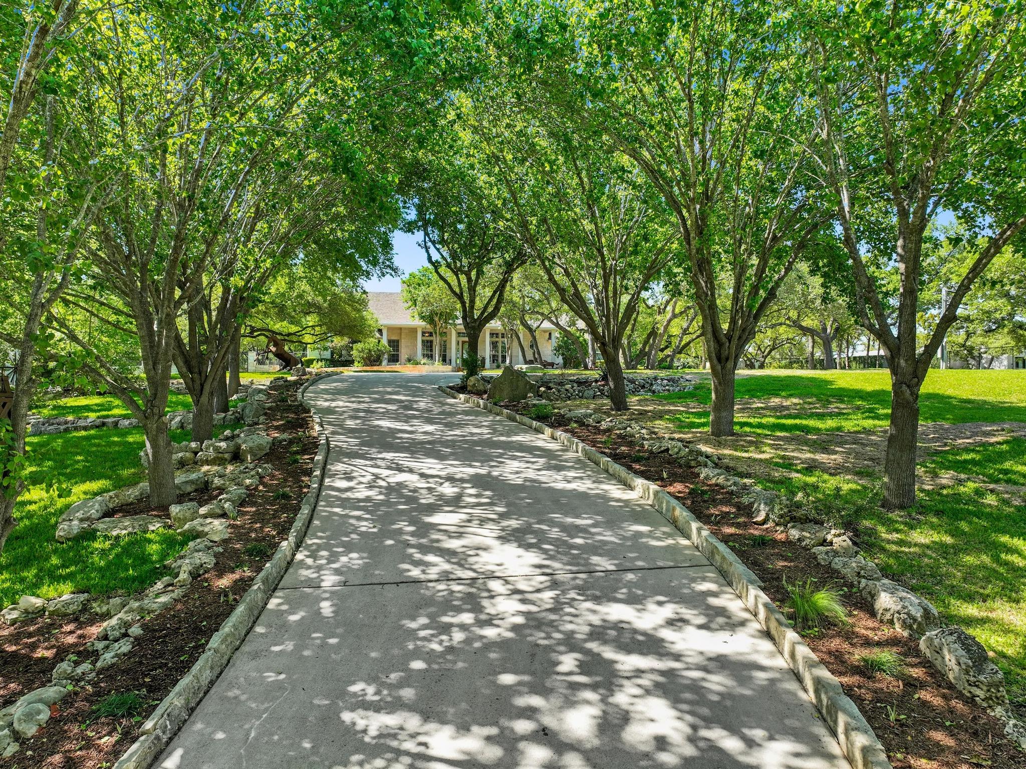 135 N TUMBLEWEED Trl, Austin, TX 78733