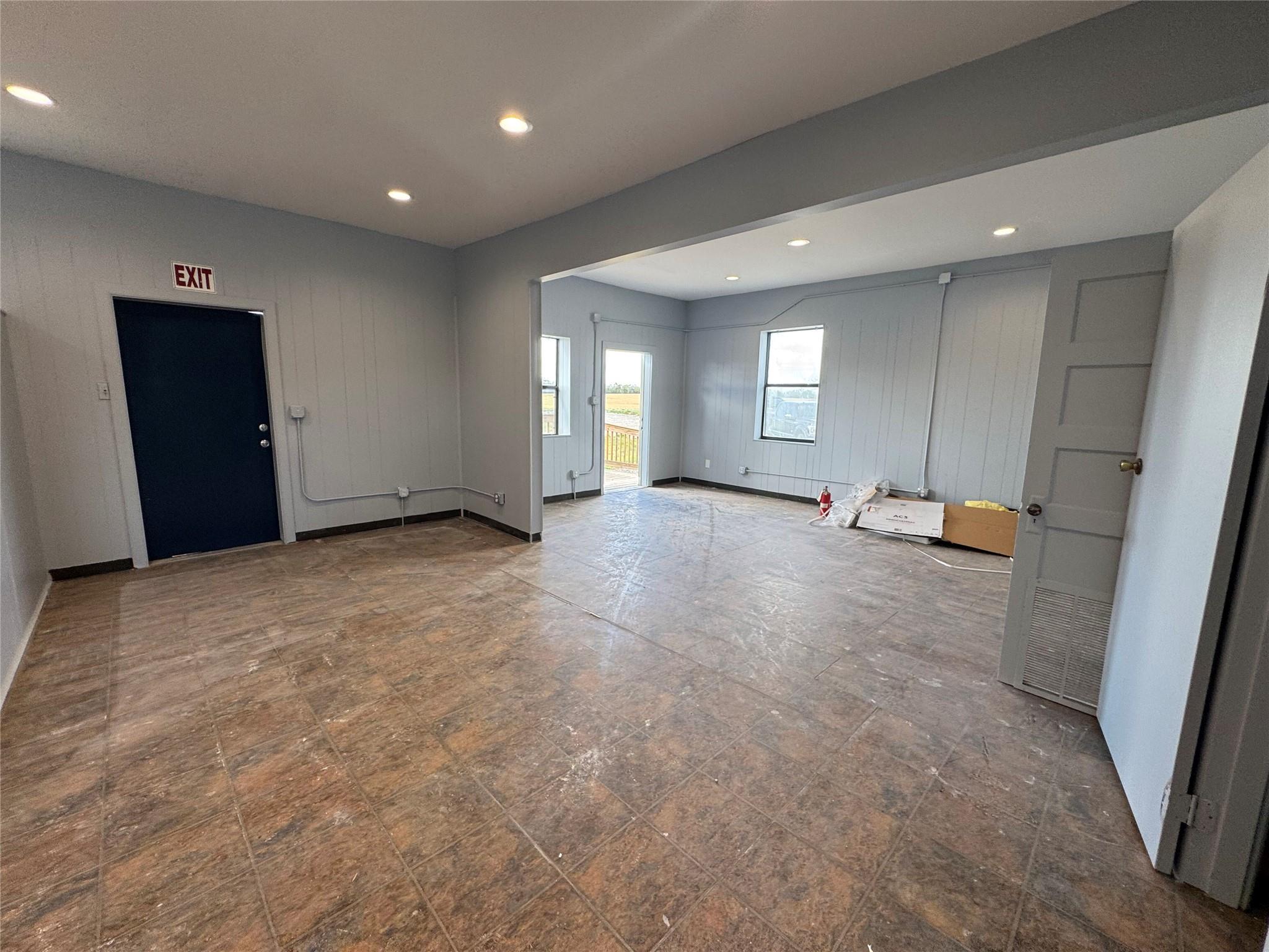 000 E US 290 Freeway, Elgin, TX 78621