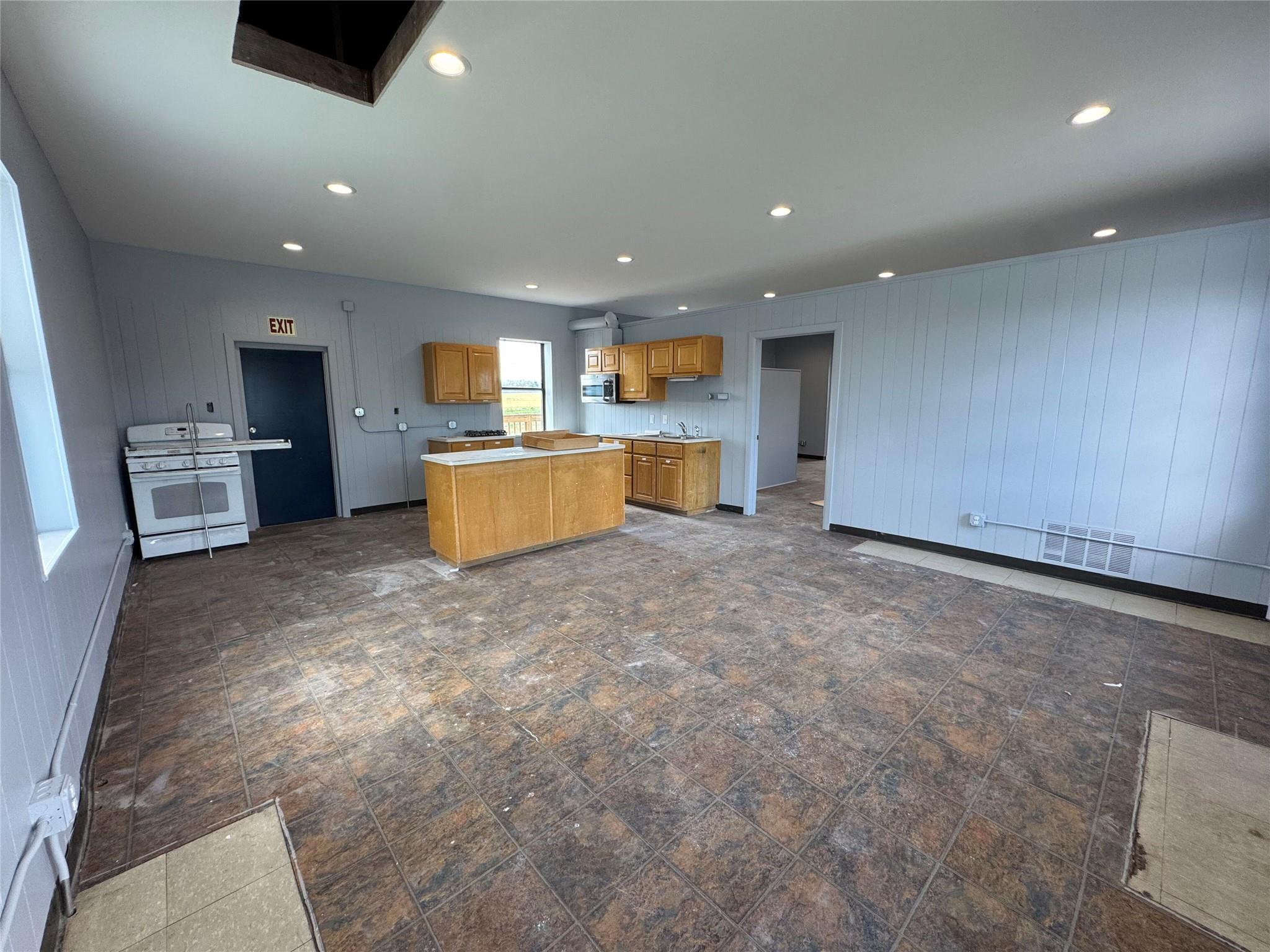 000 E US 290 Freeway, Elgin, TX 78621