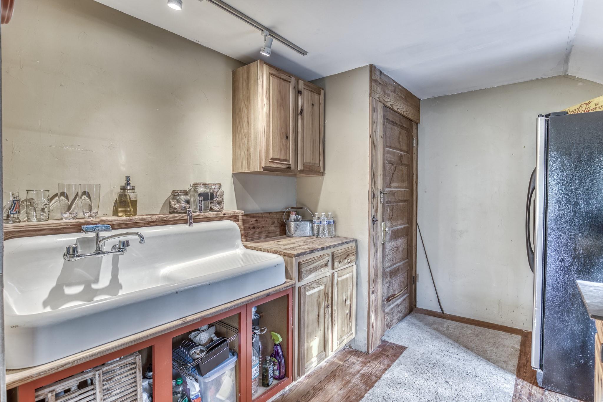 242 Cody Ln, Bastrop, TX 78602