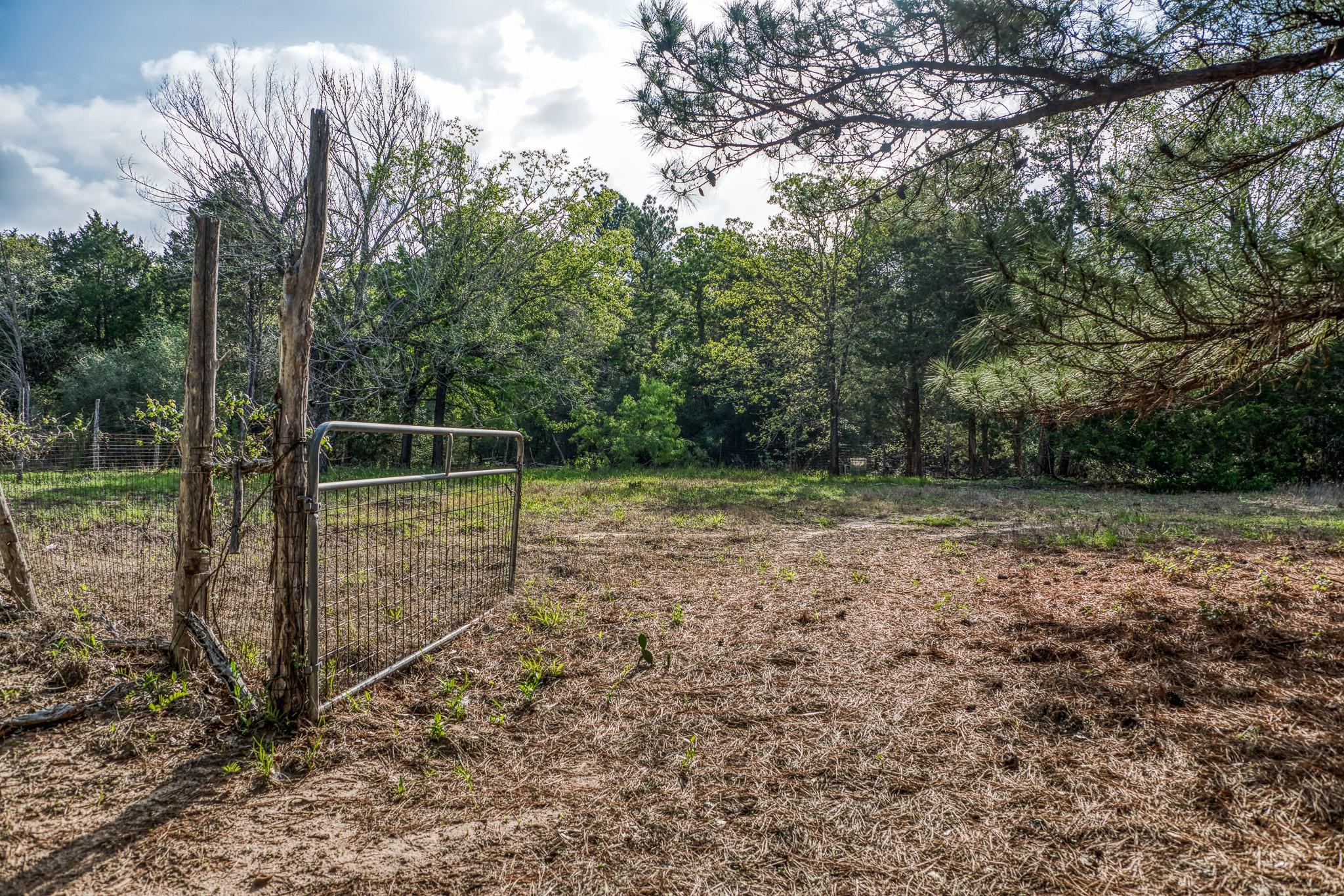 242 Cody Ln, Bastrop, TX 78602