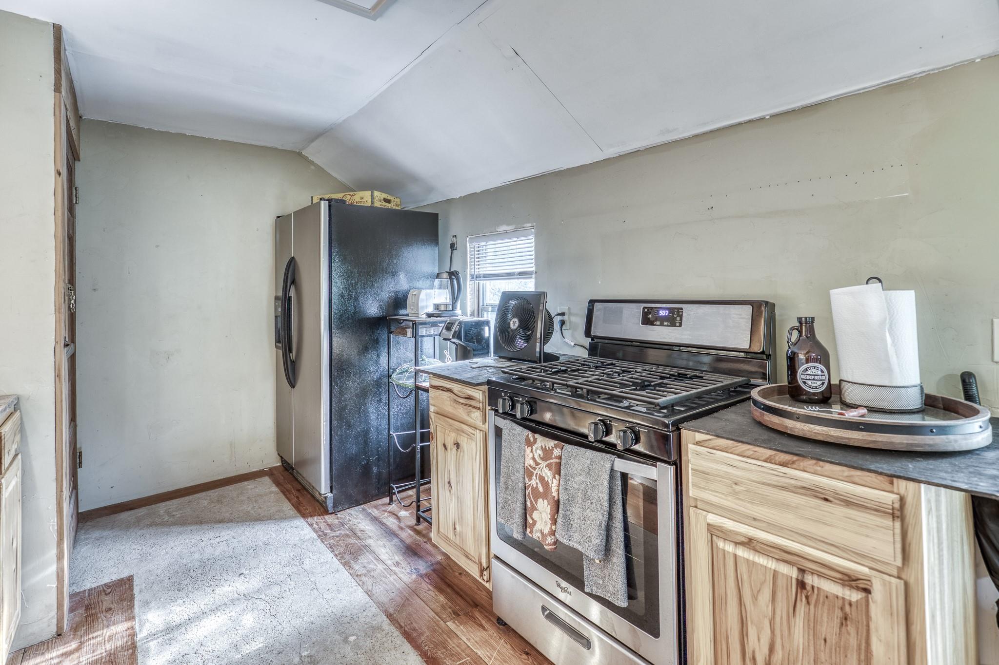 242 Cody Ln, Bastrop, TX 78602