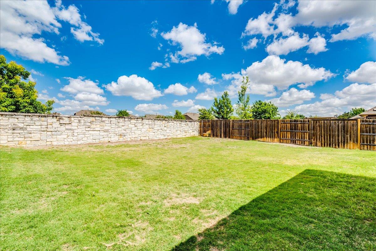 499 Coyote Creek Way, Kyle, TX 78640