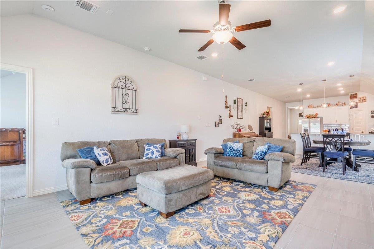 499 Coyote Creek Way, Kyle, TX 78640