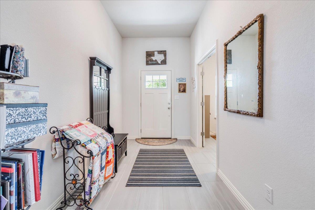 499 Coyote Creek Way, Kyle, TX 78640