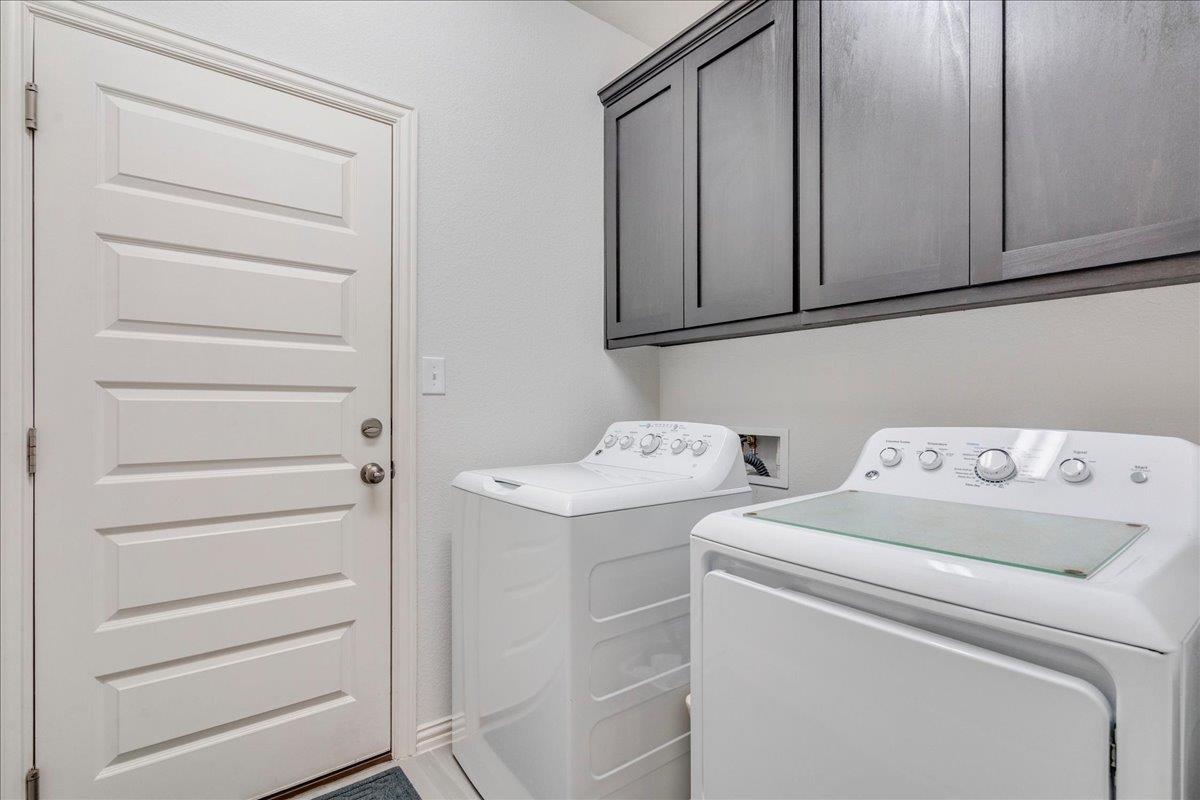 499 Coyote Creek Way, Kyle, TX 78640