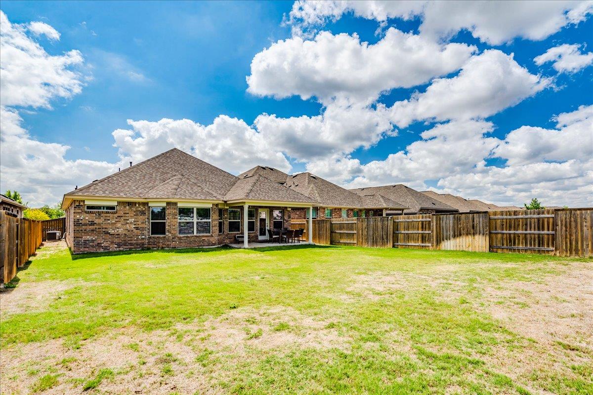 499 Coyote Creek Way, Kyle, TX 78640