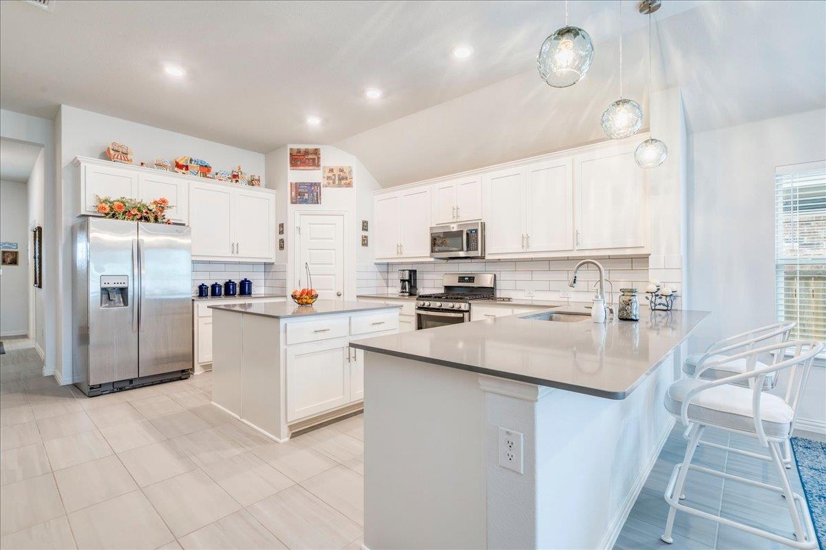 499 Coyote Creek Way, Kyle, TX 78640