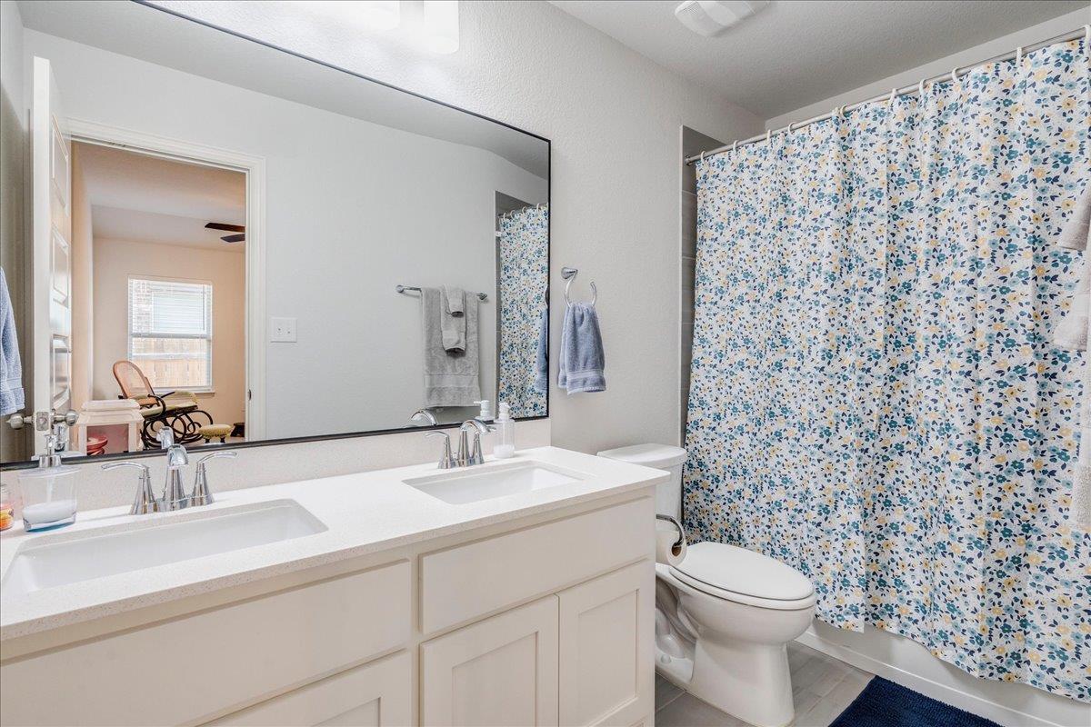 499 Coyote Creek Way, Kyle, TX 78640