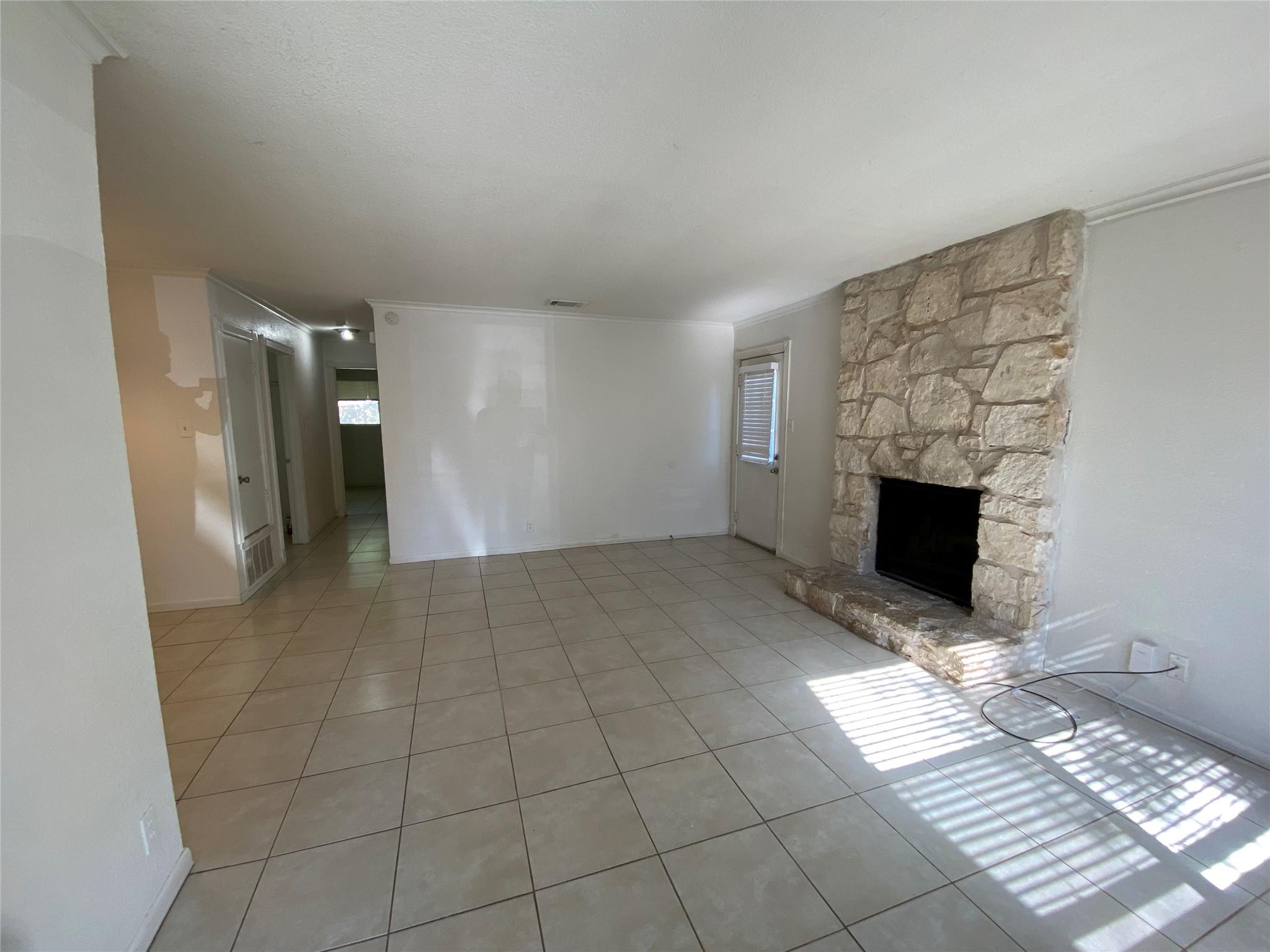 11304 Ptarmigan Cv # B, Austin, TX 78758