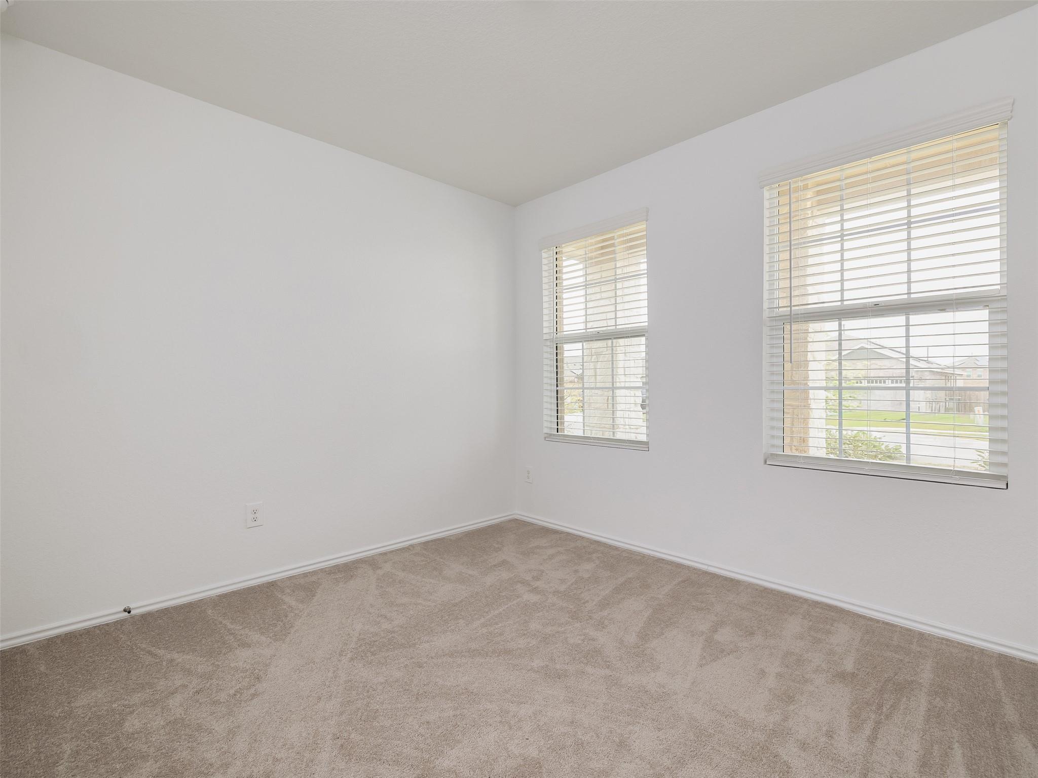 340 Sonterra Dr, San Marcos, TX 78666