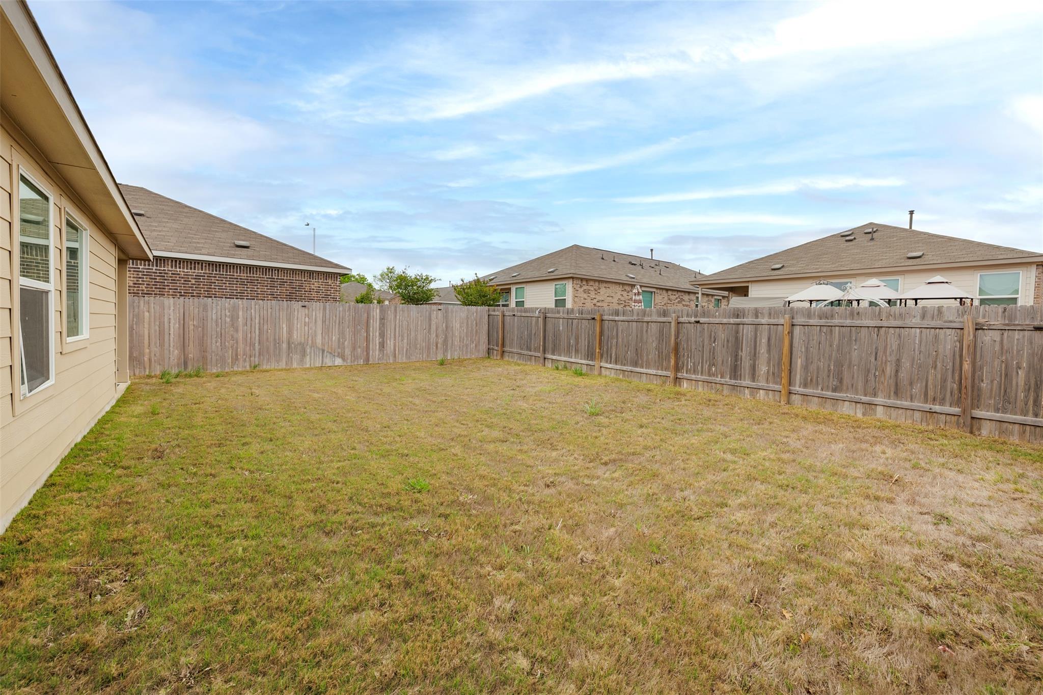 340 Sonterra Dr, San Marcos, TX 78666