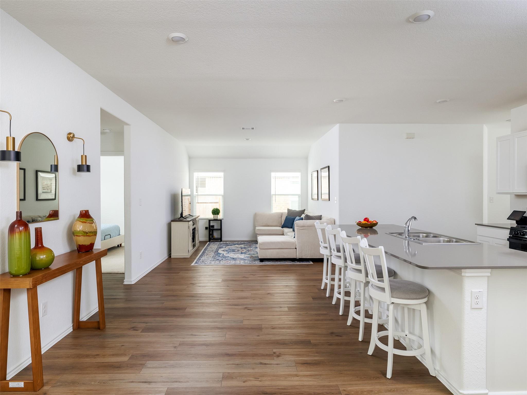 340 Sonterra Dr, San Marcos, TX 78666