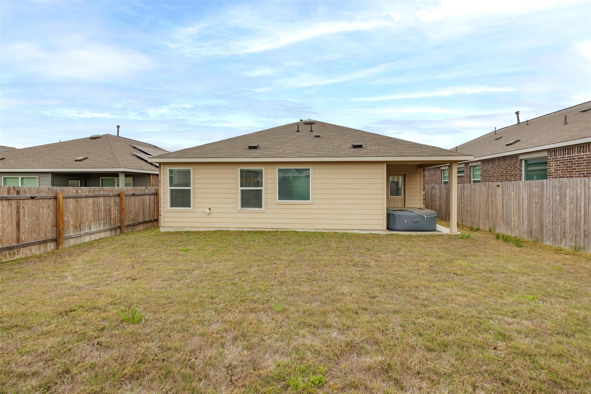 340 Sonterra Dr, San Marcos, TX 78666