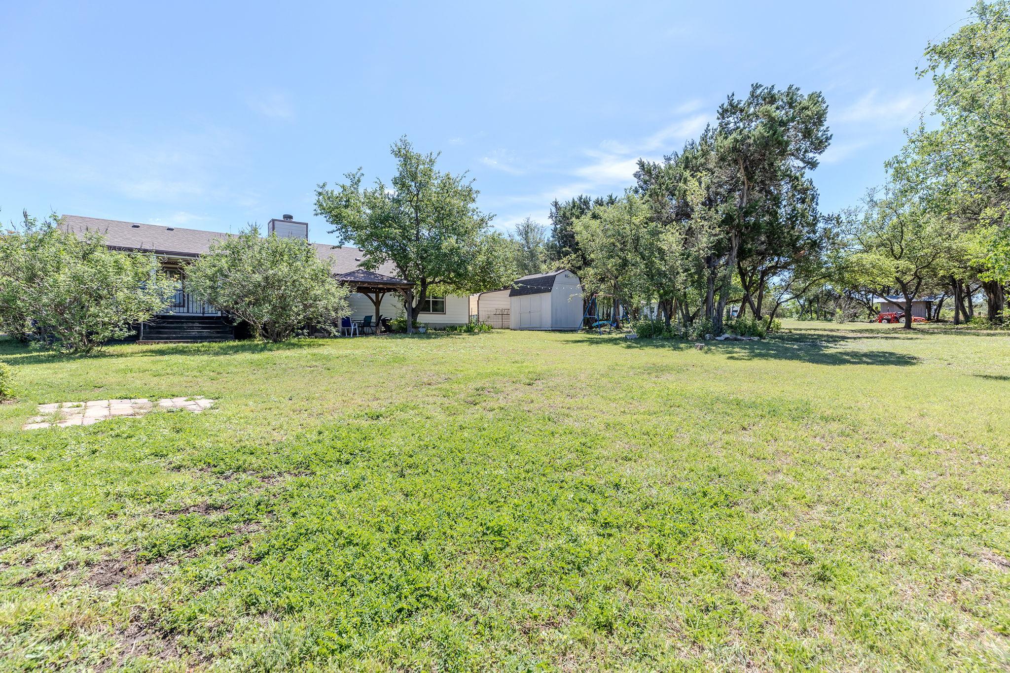 131 Tomahawk Trl, Liberty Hill, TX 78642