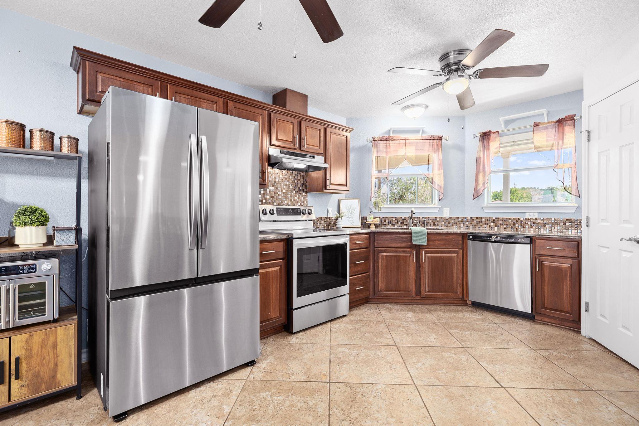 131 Tomahawk Trl, Liberty Hill, TX 78642